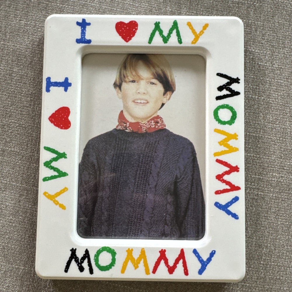 Vintage I Love My Mommy Plastic Picture Crayon Style Photo 3.5 x 5.25" Opening